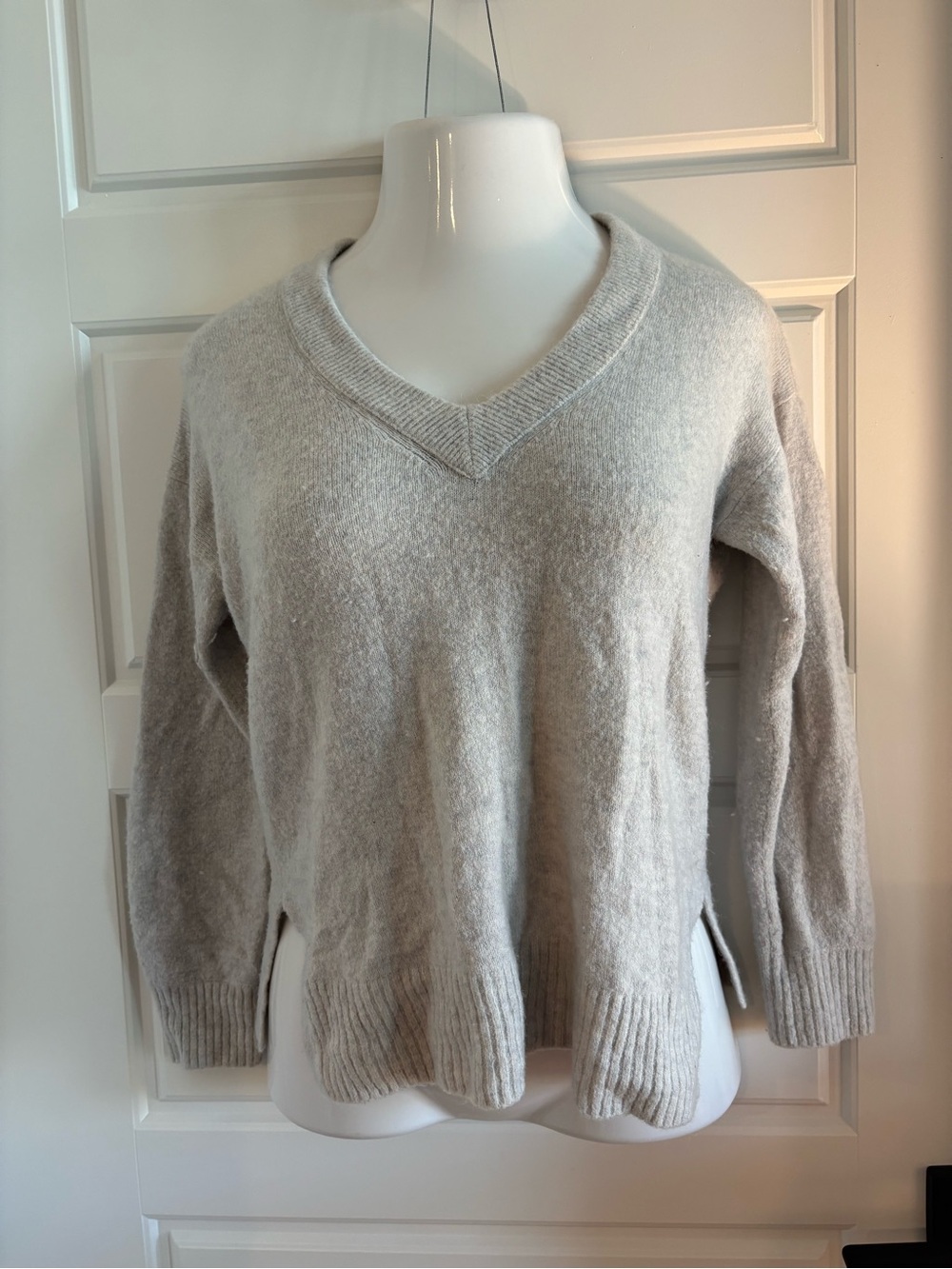 Madewell Light Beige V-Neck Sweater